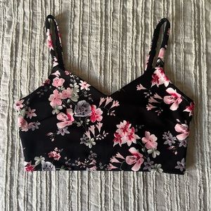 Size L Express crop top, floral